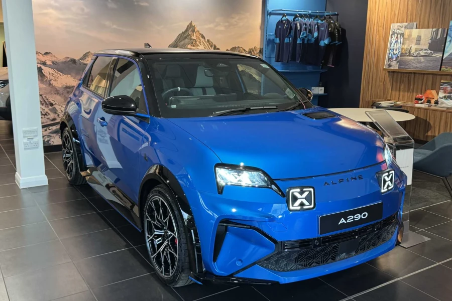 Vehicle Image - 0