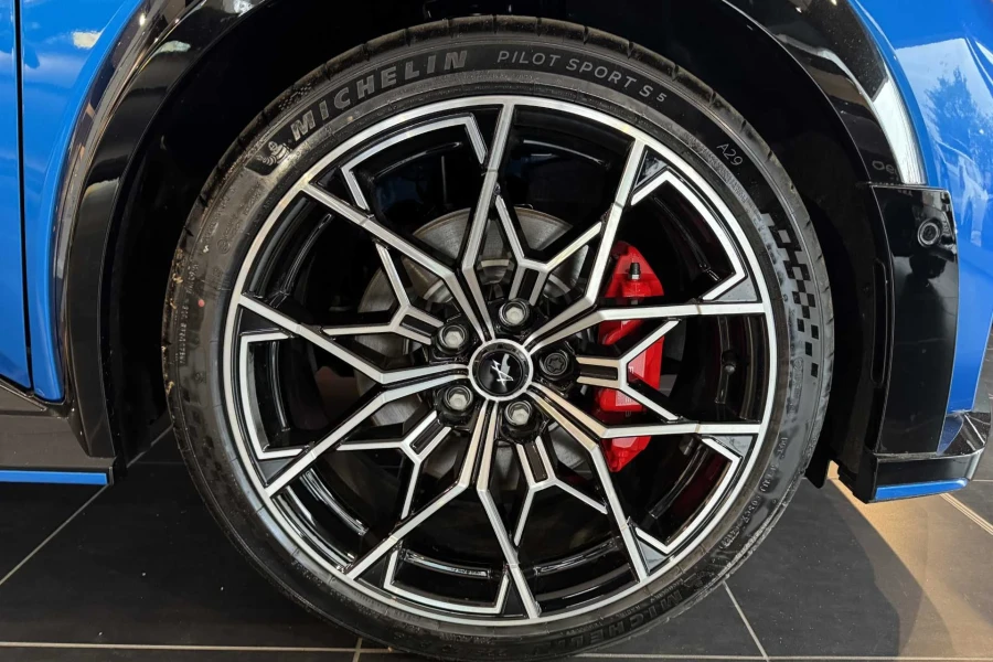 Vehicle Image - 1