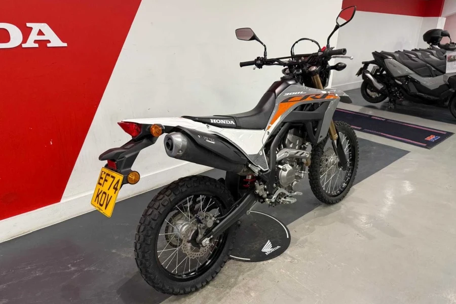 Vehicle Image - 2