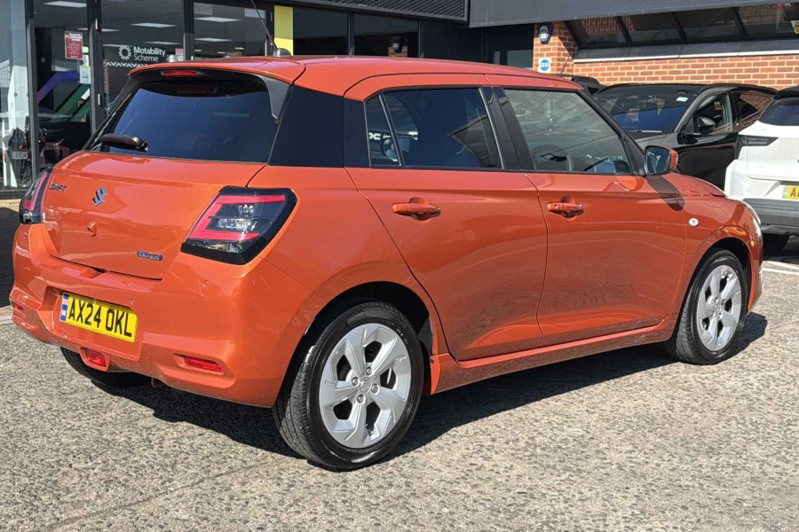 Vehicle Image - 3