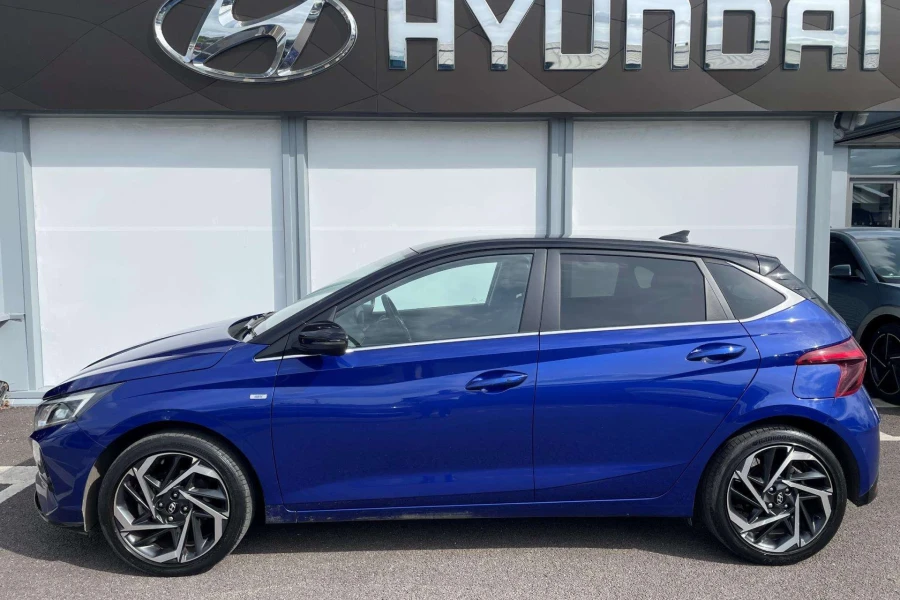 Vehicle Image - 2