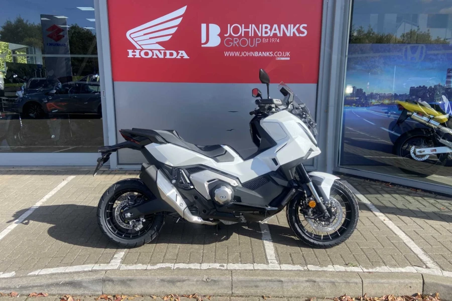 Vehicle Image - 0