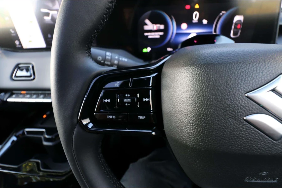 Vehicle Image - 3