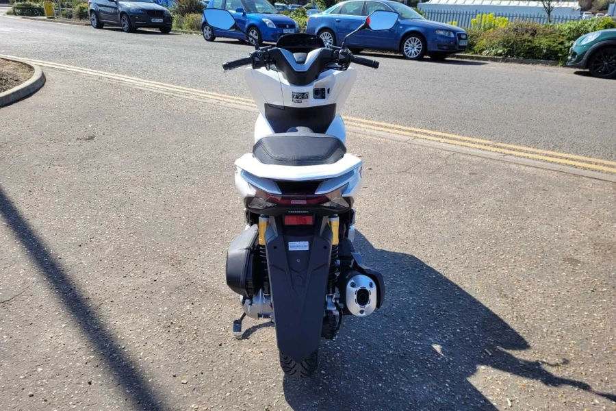 Vehicle Image - 3