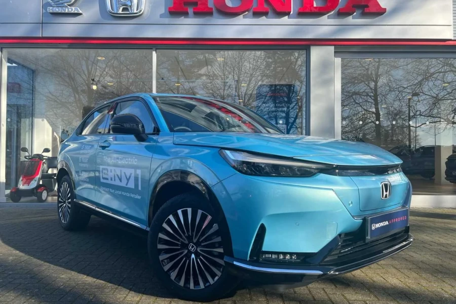 Vehicle Image - 0
