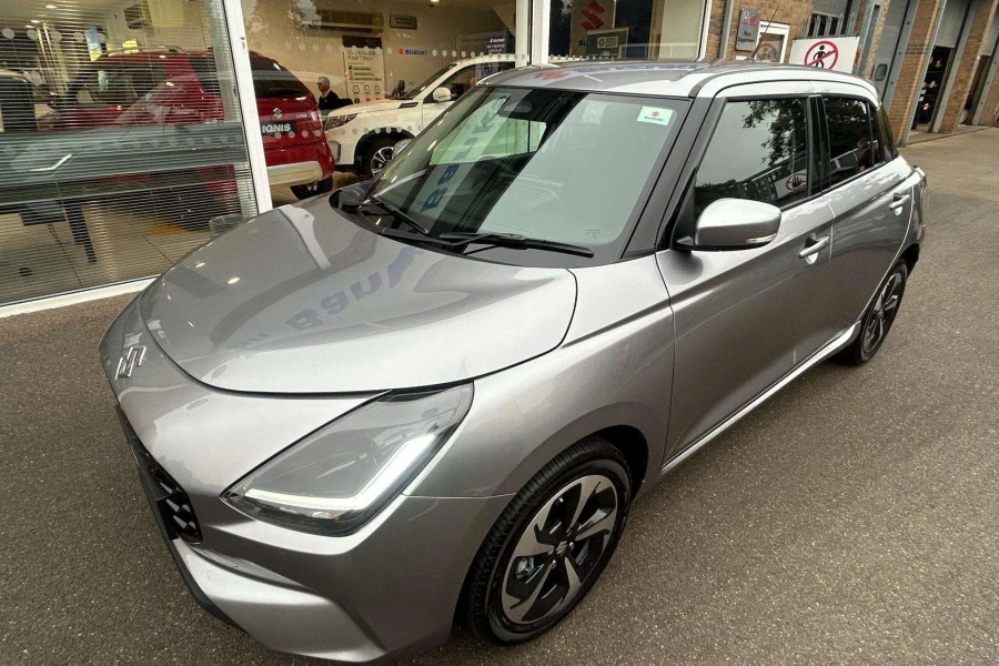 Vehicle Image - 2