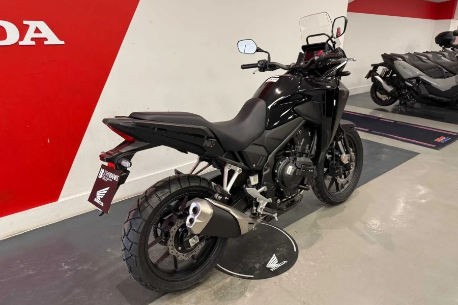 Vehicle Image - 2