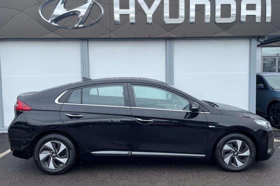 Vehicle Image - 1