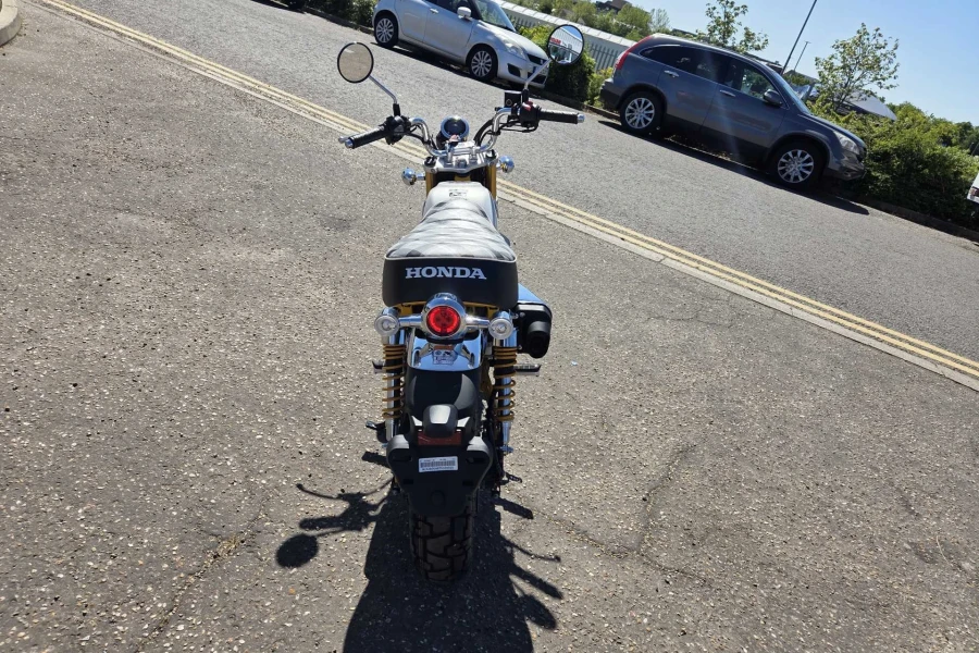 Vehicle Image - 3