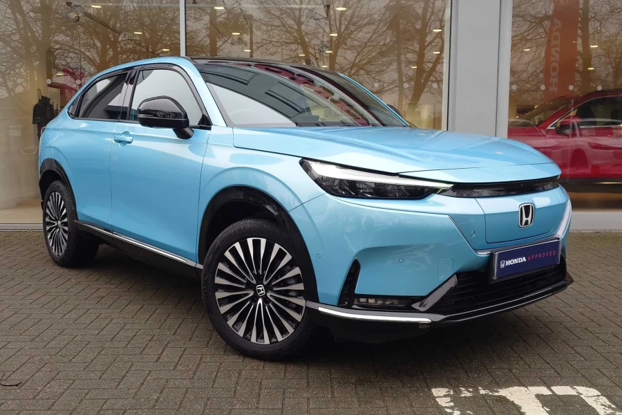 Vehicle Image - 0