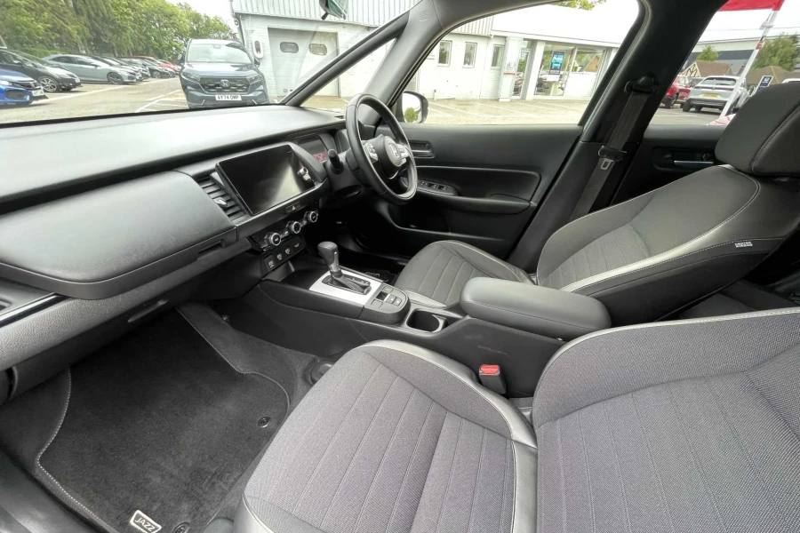 Vehicle Image - 1