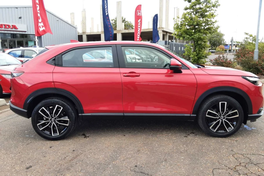 Vehicle Image - 3