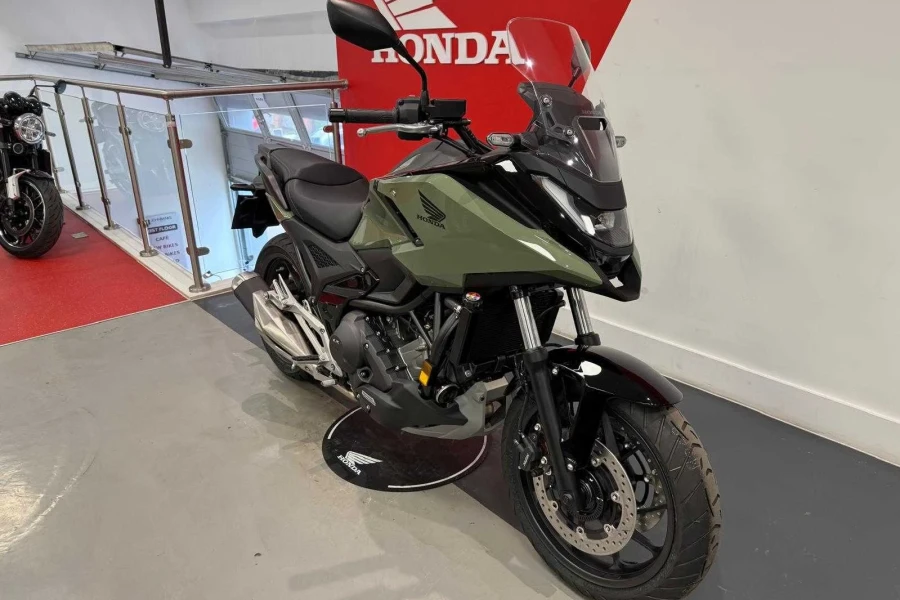 Vehicle Image - 1