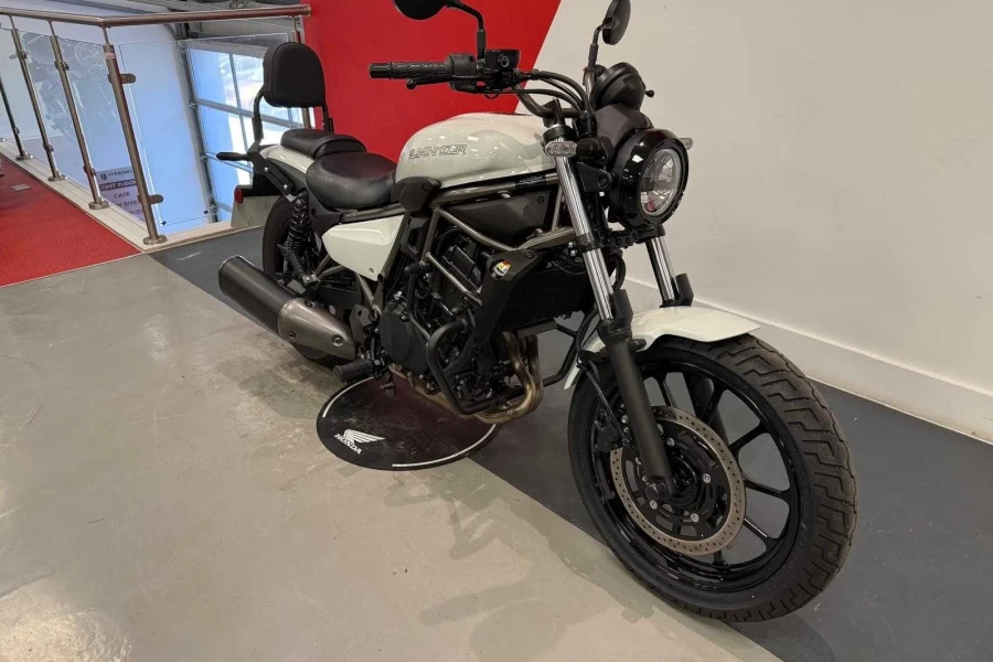 Vehicle Image - 1