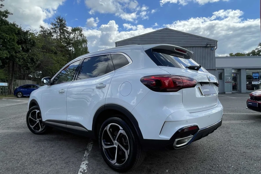 Vehicle Image - 2