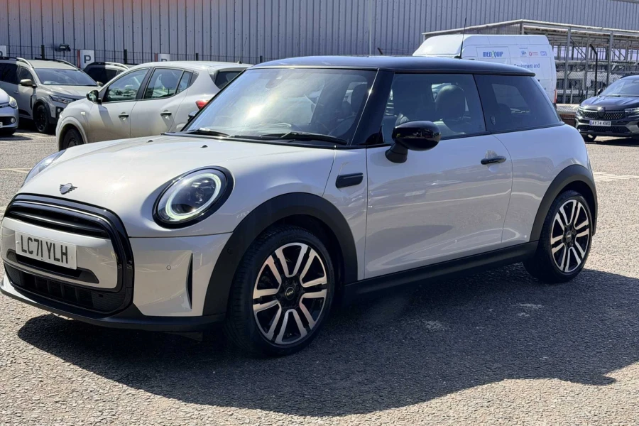 Vehicle Image - 1