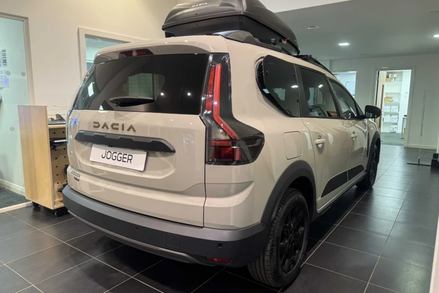 Vehicle Image - 3
