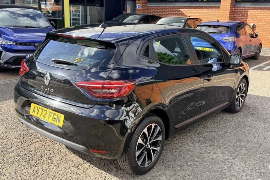 Vehicle Image - 3