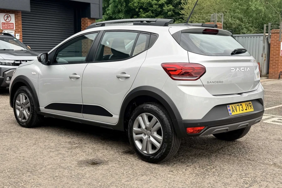 Vehicle Image - 2