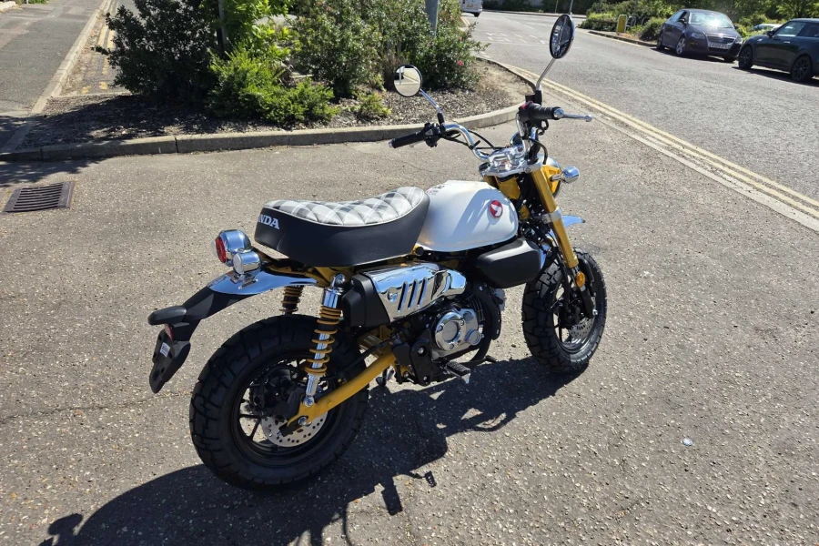 Vehicle Image - 2