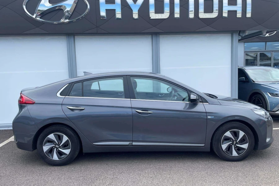 Vehicle Image - 1