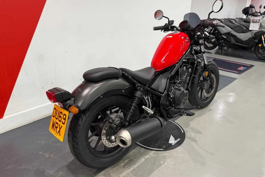 Vehicle Image - 2