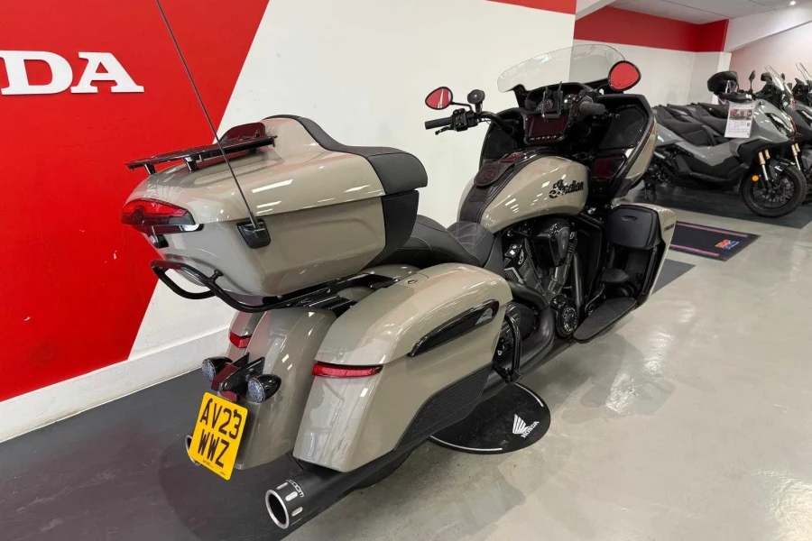 Vehicle Image - 2