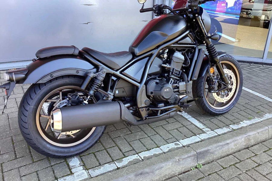 Vehicle Image - 2