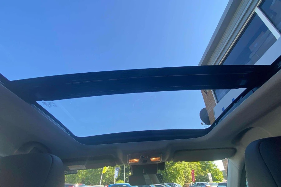 Vehicle Image - 3