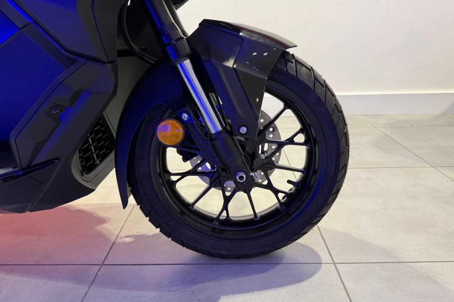 Vehicle Image - 3