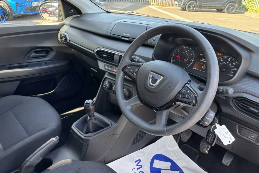 Vehicle Image - 3