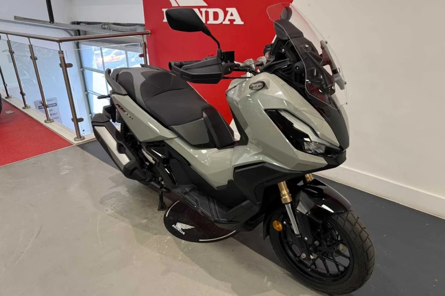 Vehicle Image - 1