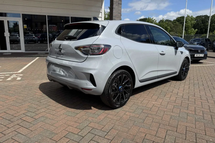 Vehicle Image - 3