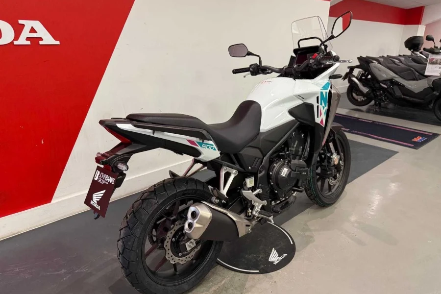 Vehicle Image - 2
