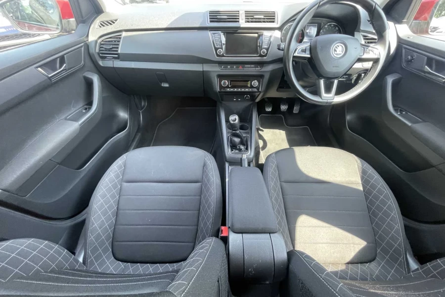 Vehicle Image - 3