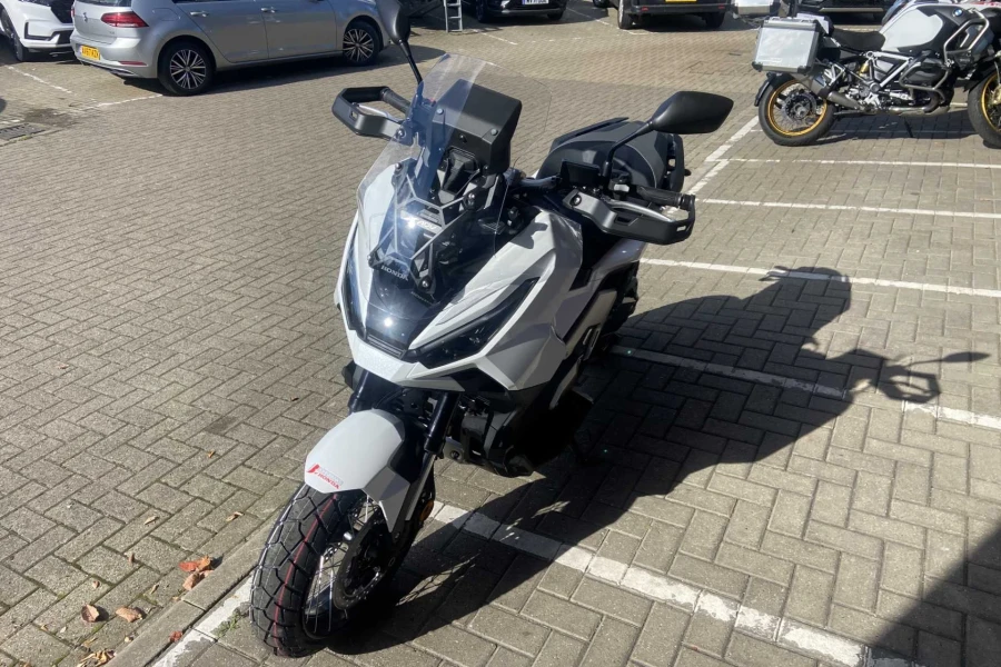 Vehicle Image - 3