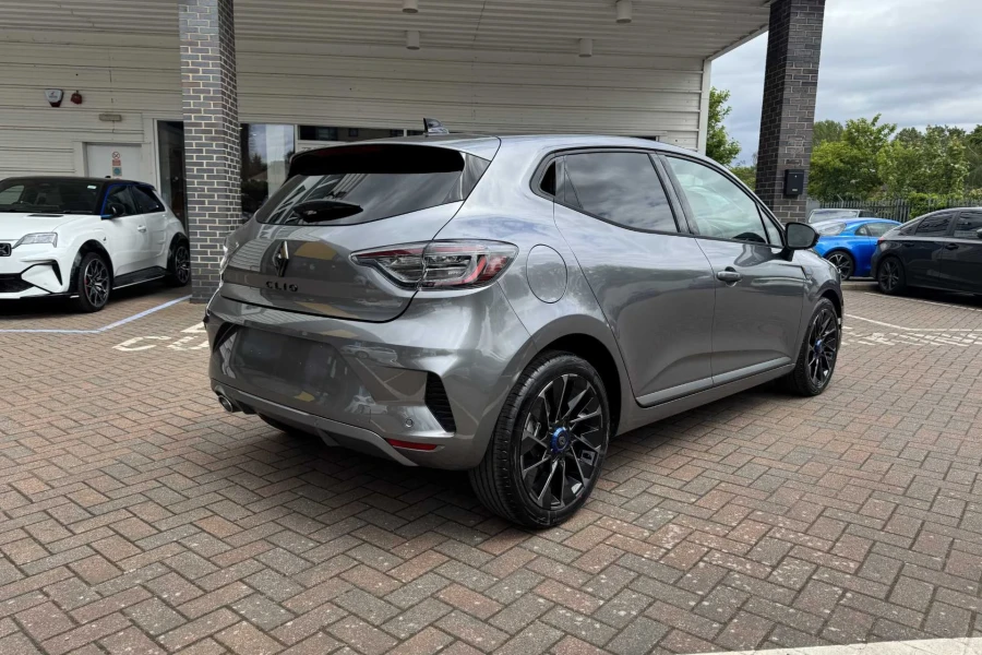 Vehicle Image - 3