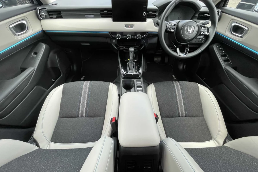 Vehicle Image - 3