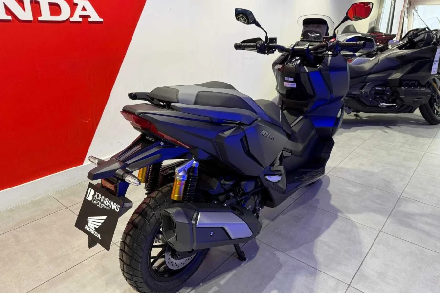 Vehicle Image - 2