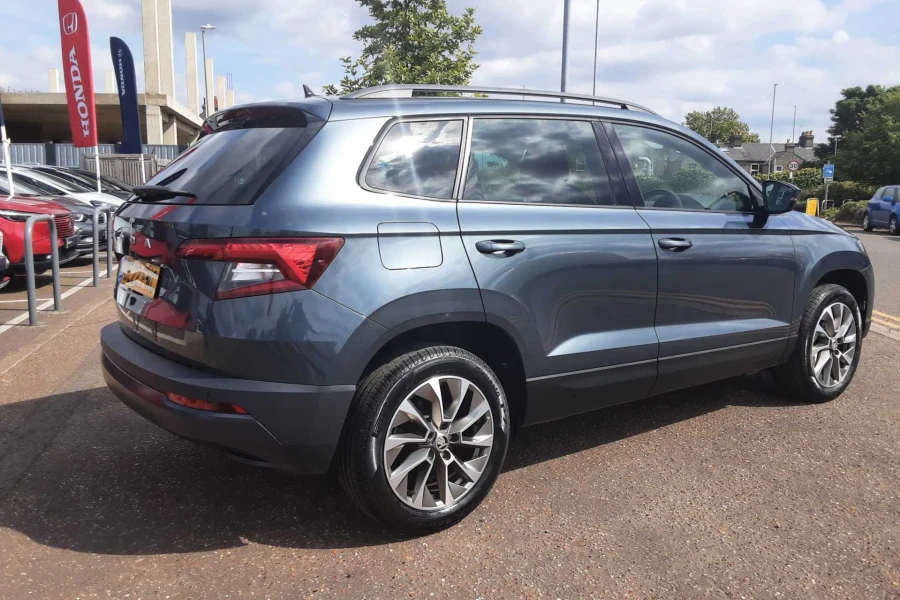 Vehicle Image - 3
