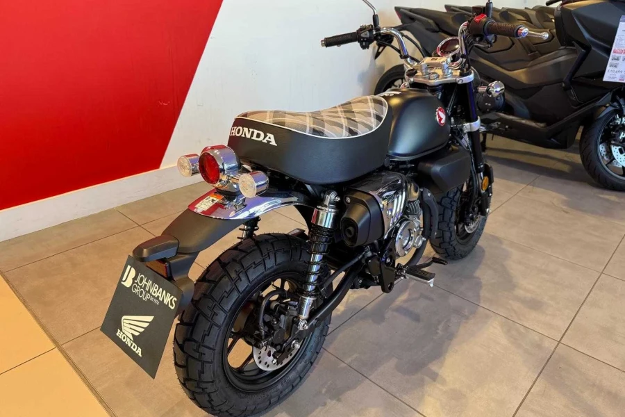 Vehicle Image - 2