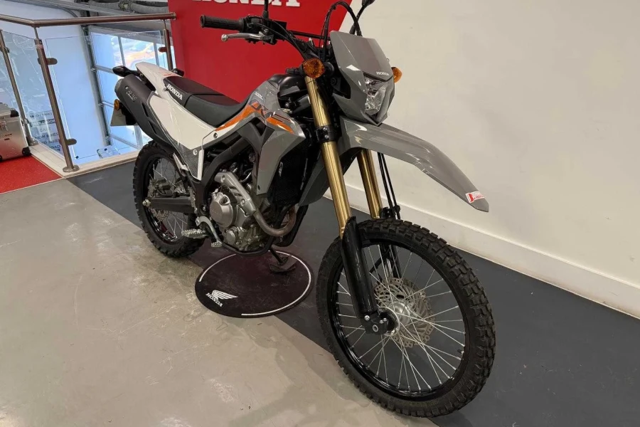 Vehicle Image - 1
