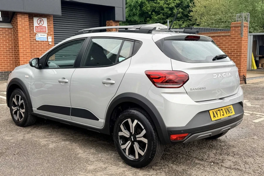 Vehicle Image - 2