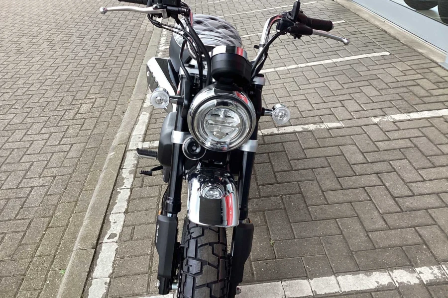 Vehicle Image - 3