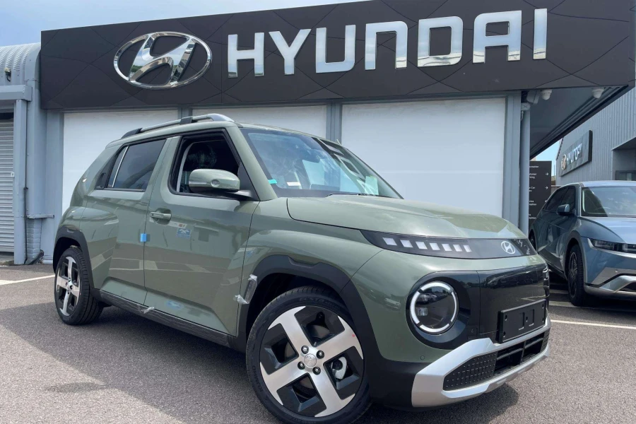 Vehicle Image - 0