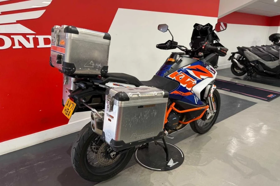 Vehicle Image - 2