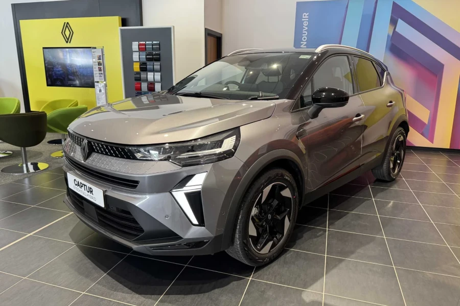 Vehicle Image - 0