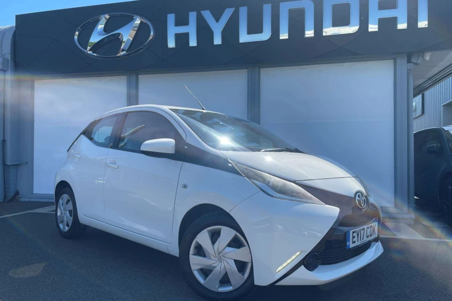 Vehicle Image - 0