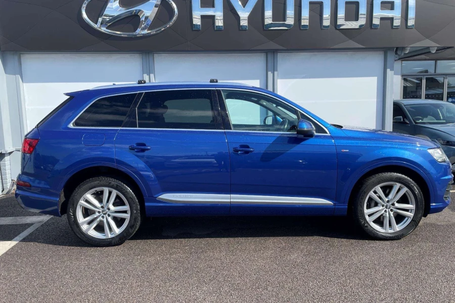 Vehicle Image - 1