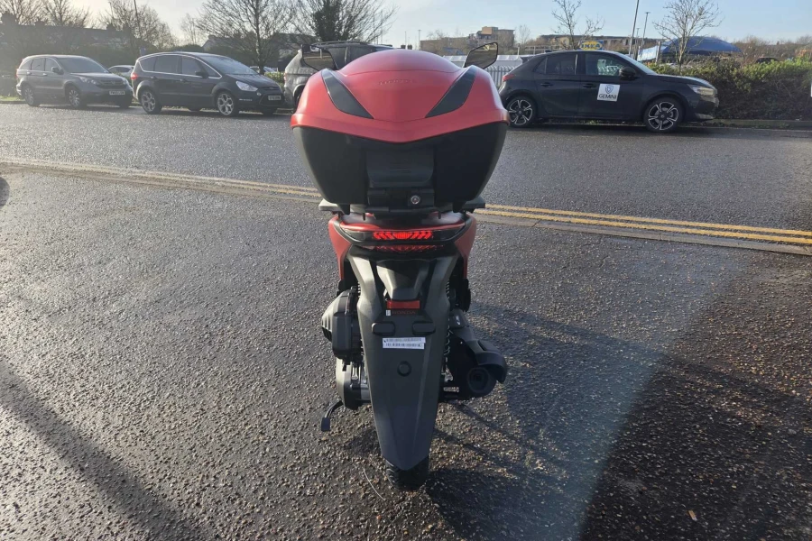 Vehicle Image - 3